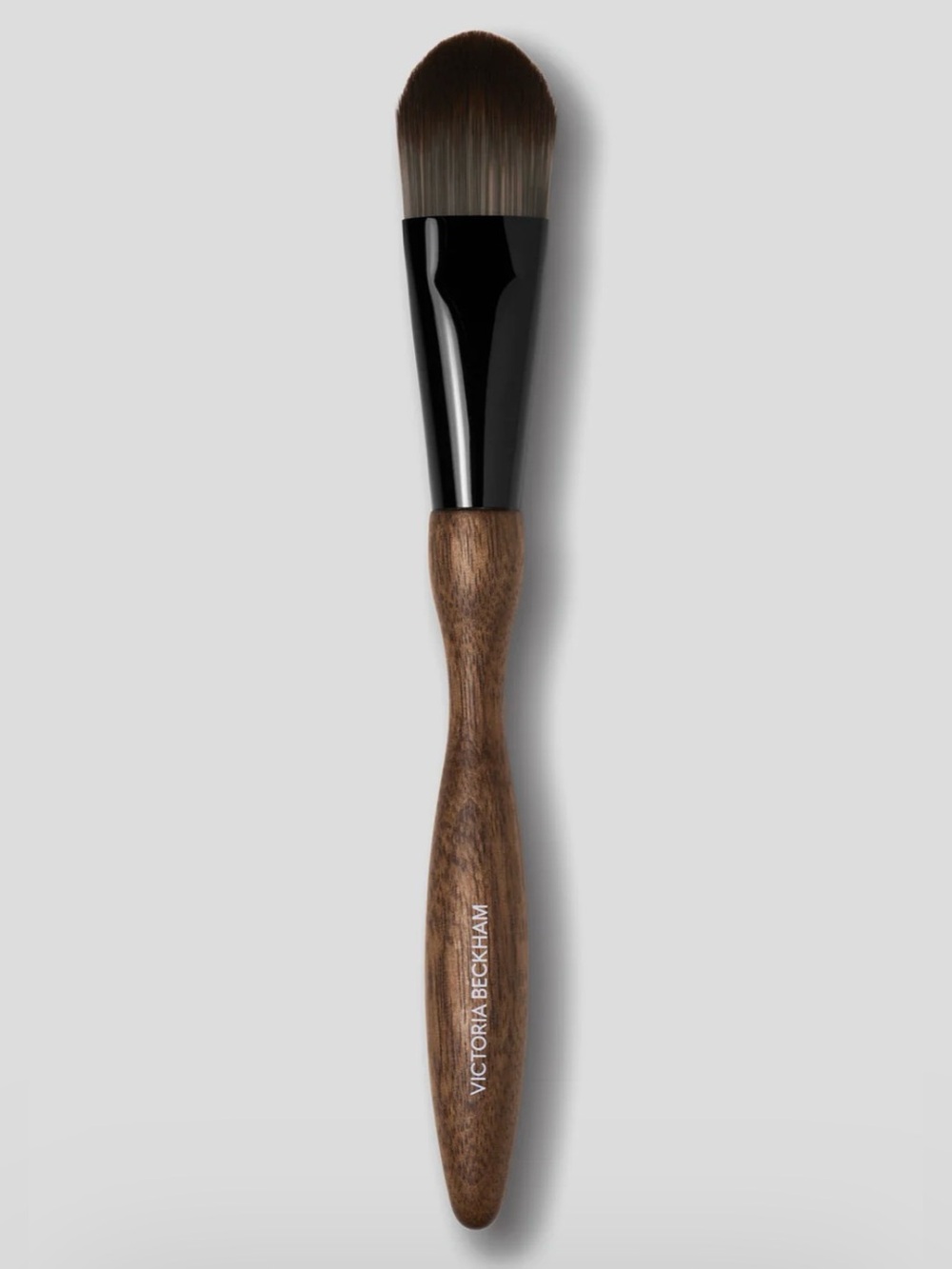 Victoria Beckham Beauty Flat Complexion Brush #10